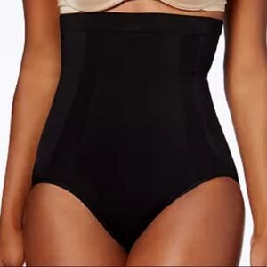 SPANX ONCORE black brief NEW